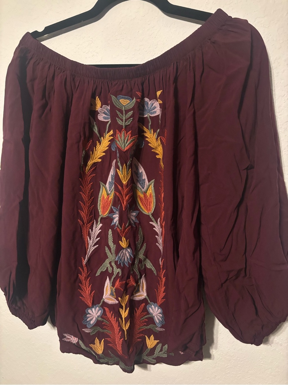 🍂 Solitaire Burgundy Embroidered Off-Shoulder Boho Top | Size M | EUC